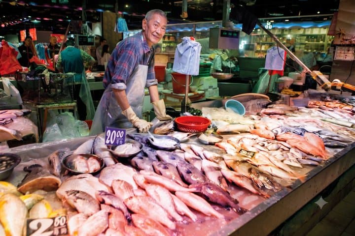 Hong Kong: Fresh Produce Market and Cook-to-Order Food Tour