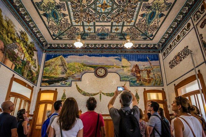 Valencia Art Nouveau Private Tour med Oceanografic mulighed