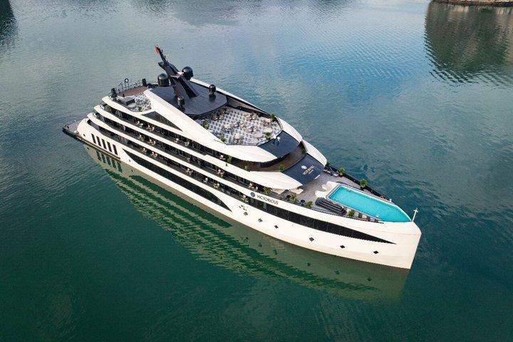 Hanoi : Halong Bay 6 - Star Victorious Luxury 2D1N Cruise + Badkuip