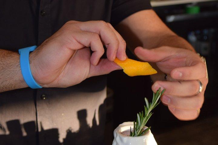 Cocktails, vistas e histórias locais em Asheville Rooftop Tour
