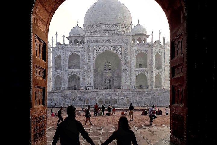 Agra: Taj Mahal Skip The Line Entry Tour With 5* Lunch