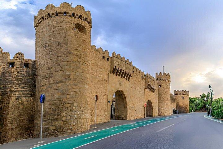 Baku Old City & Highland Park Walking Tour (Private Guide)