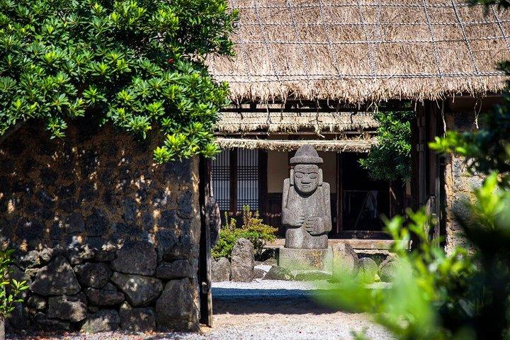 Jeju UNESCO West South and East Highlights 2 Days Combo Tour