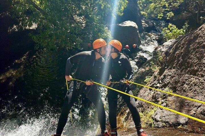 Eftermiddag Premium Canyoning og Rope Adventure lvl 2