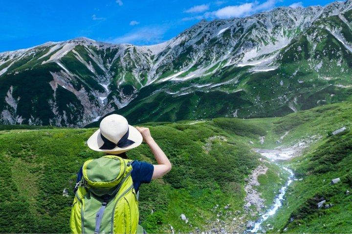 金沢・長野:立山黒部スノーウォール日帰りツアー