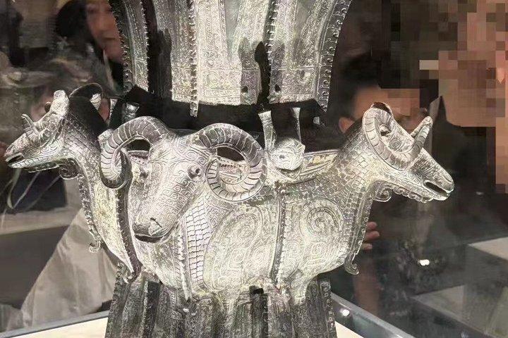 天安門広場アクセスの国立博物館ガイドツアー