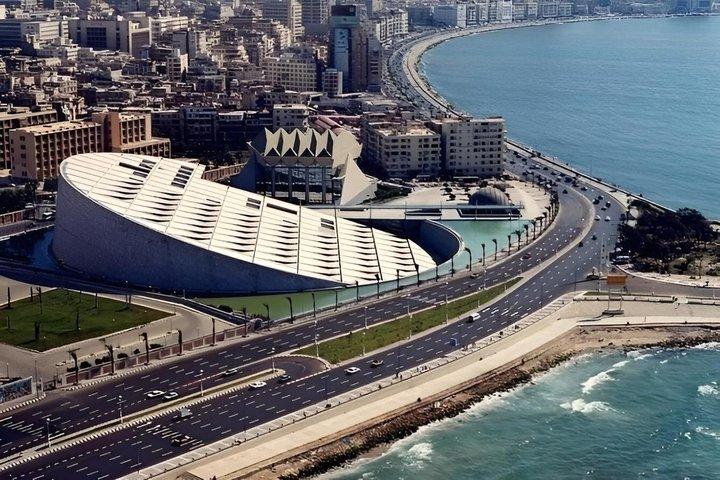 Private Alexandria Day Tour from Cairo with Catacombs and Citadel