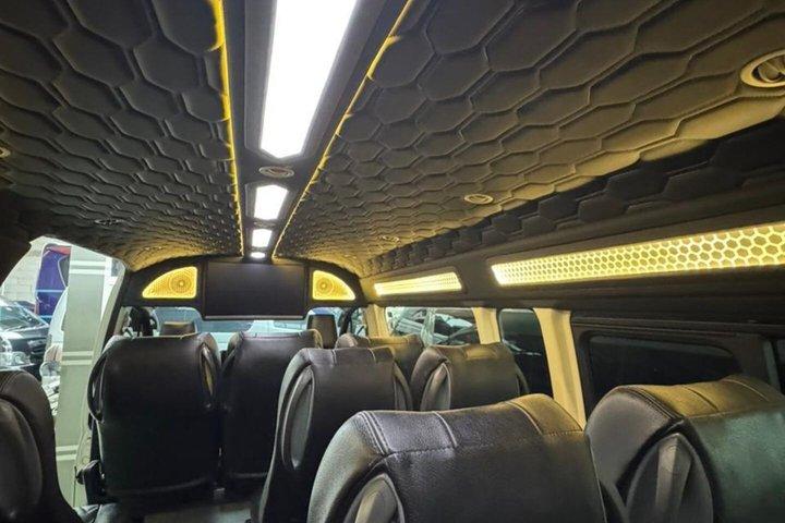 スラバヤプライベートミニバンチャーター(運転手付き)