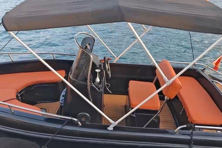 Explore Sveti Stefan e Queen Beach com passeio de barco de velocidade privado