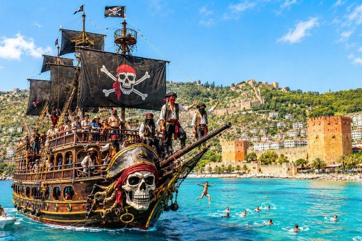 Gran tour en barco pirata por Alanya con almuerzo, refrescos y traslado