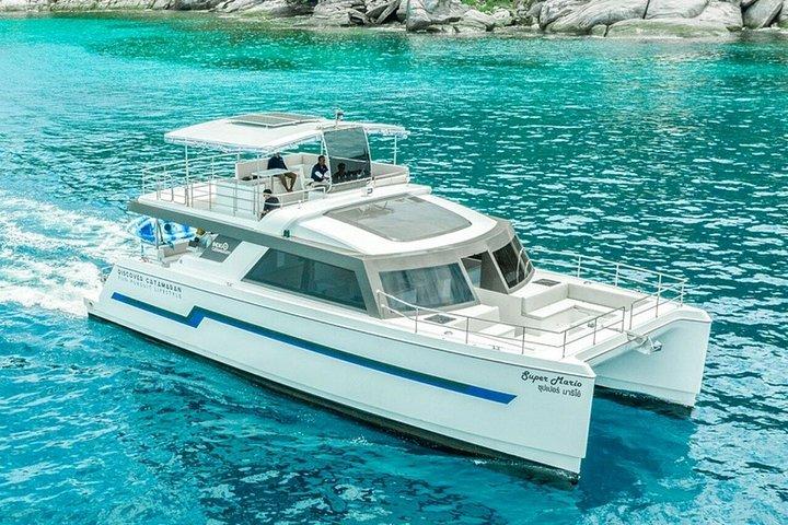 Phi Phi Maya e Maithon di Indigo Luxury Catamaran a Phuket