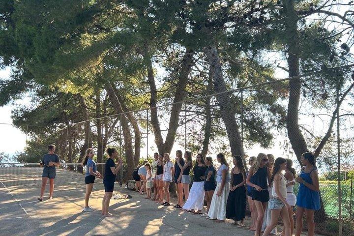 Guide til græsk kultur: Danseundervisning og gåtur i Kefalonia.