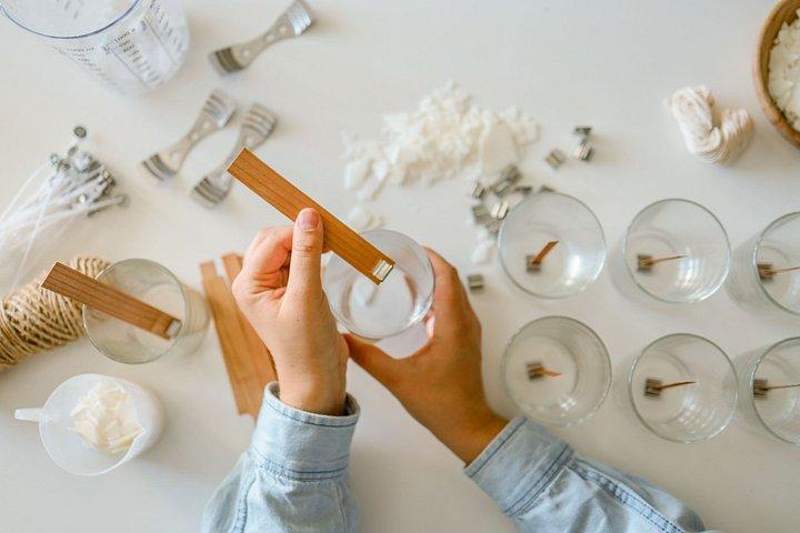 DIY Candle Making Class em uma cervejaria local em Charleston