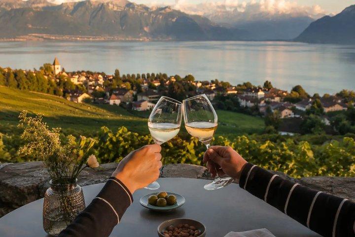ローザンヌ/モントルー発レマン湖セルフガイド付きドライビングオーディオツアー