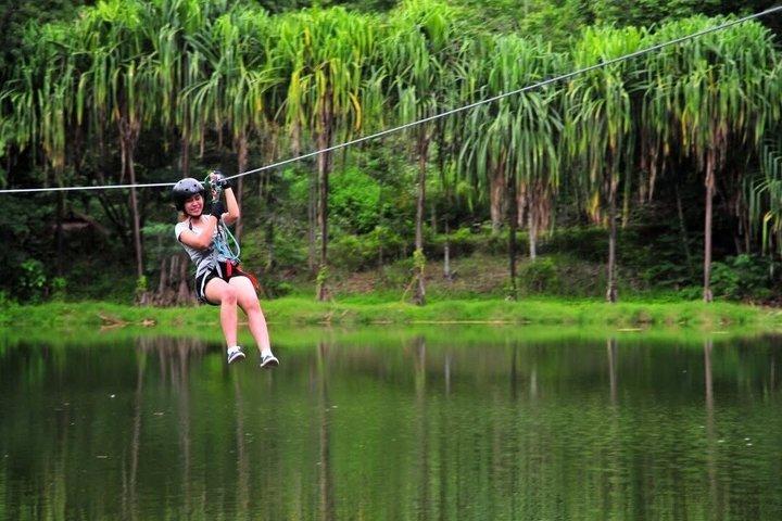 Hua Hin Zipline, Vliegend Skateboard en Treetop Avonturen