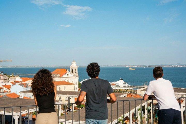 Private Eco Tuk Tuk Tour through the Heart of the City
