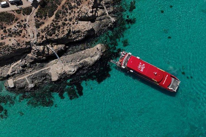 Dagstur til Cominos blå lagune med katamaran fra Malta
