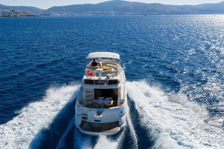 Bodrum Private Sunset Yacht Tour mit Abendessen für 3 Stunden
