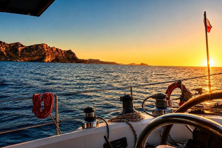 Classic Sailboat Tour, Drinks Included, Morning or Sunset 2h