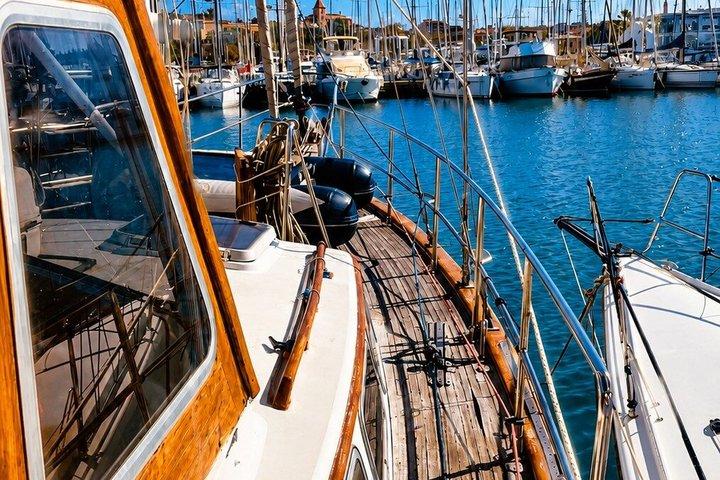 Classic Sailboat Tour, Drinks Included, Morning or Sunset 2h