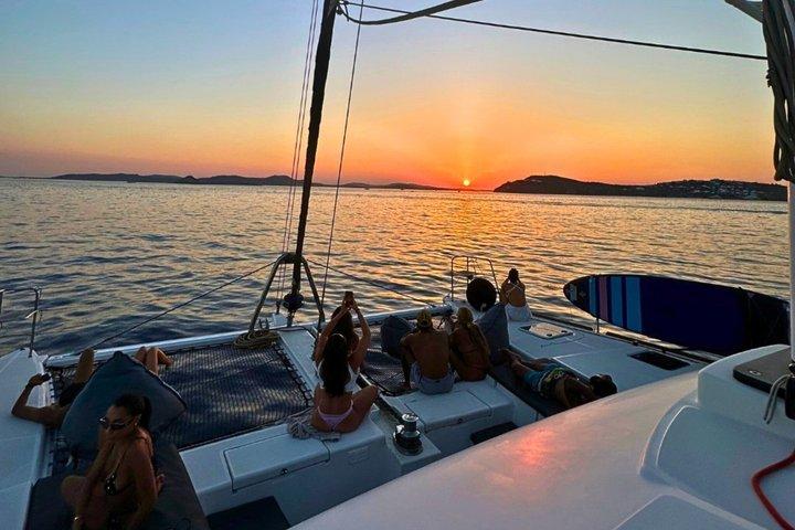 Mykonos Catamaran Sunset Cruise avec repas, boissons et transfert