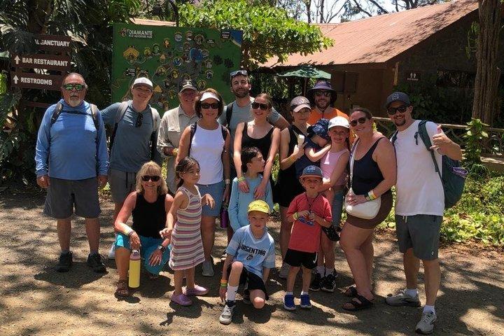 火山国立公園でジップライン、乗馬、チュービング、温泉、ランチ