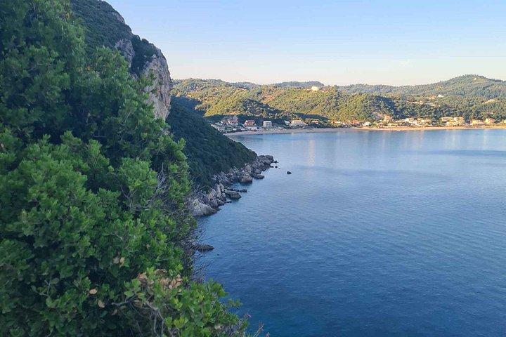 アフィオナスのコルフ・ポルト・ティモニハイキング体験と夕日