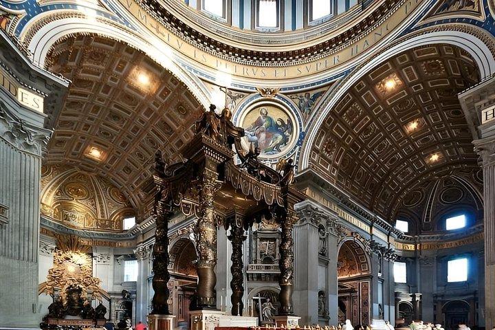 Basilica di San Pietro con accesso salta fila alla Tomba Papale