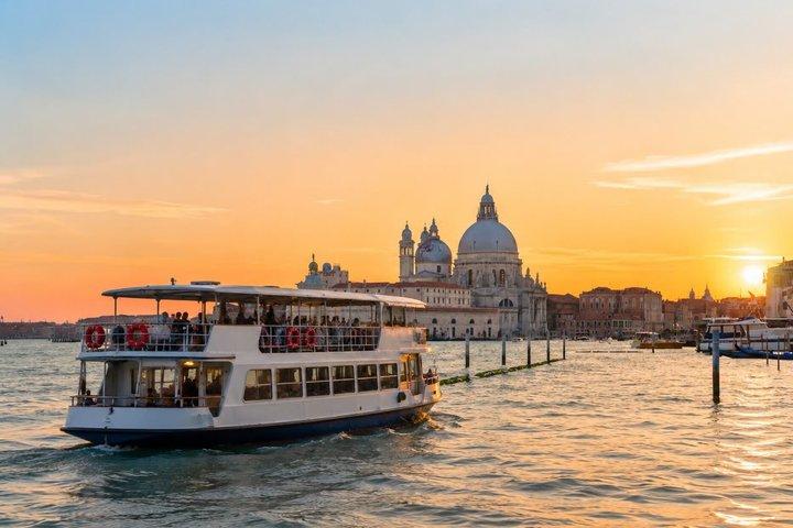Venice Sunset Lagoon Cruise with St. Mark's Views & Aperitif