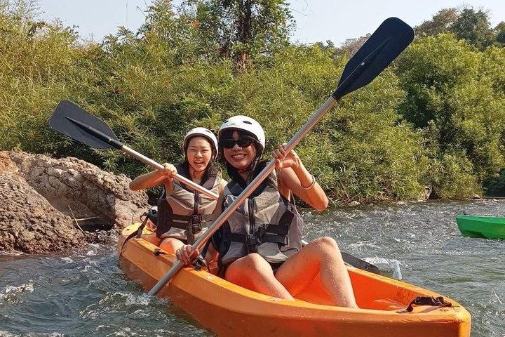 Kanchanaburi 9 km Excursão de Kayaking no Rio Kwai Noi