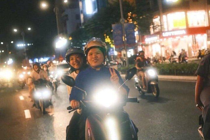Da Nang Michelin Street Foods & 5 degustazioni di birra artigianale in moto