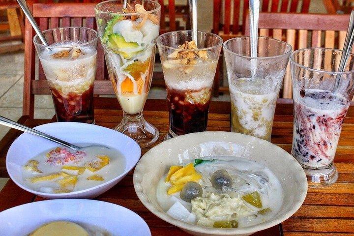 DaNang Night Foodie Tour-Passeio turístico com Aodai Lady Rider Privado