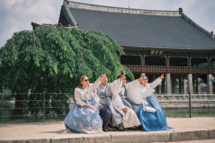 Seul Gyeongbokgung Hanbok Photoshoot & Tour de História Coreana