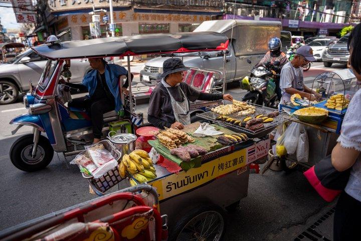 Bangkok Chinatown Self-Guided City Walk (8 Optional Food Stops)
