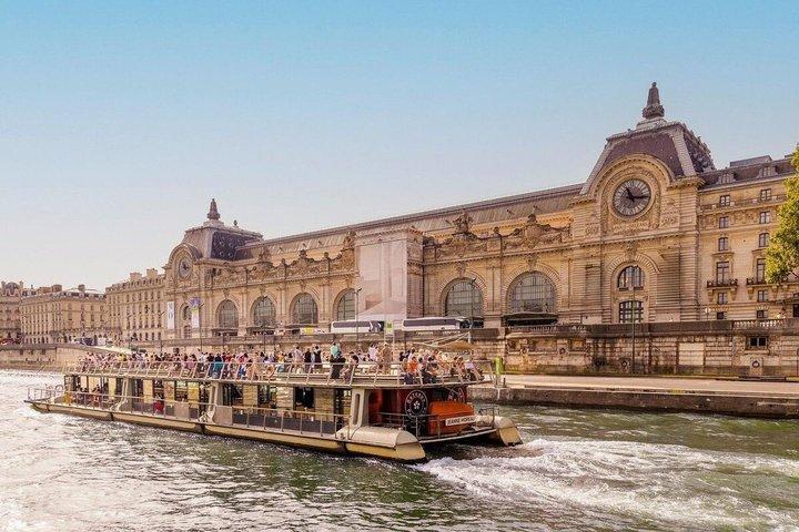 Flexibel ticket voor een rondvaart over de Seine met meertalige audiogids.