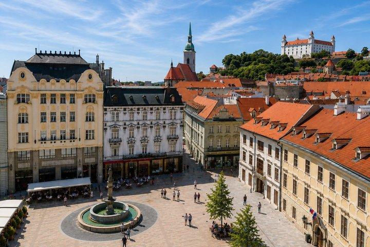 Bratislava caccia al tesoro & tour a piedi autoguidato