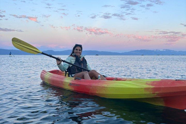 Sunset Kayak Tour em Tahoe City para 2 pessoas