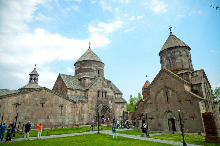 Excursión privada de 6-7 horas a Tsaghkadzor, Kecharis, lago Sevan, Sevanavank desde Ereván