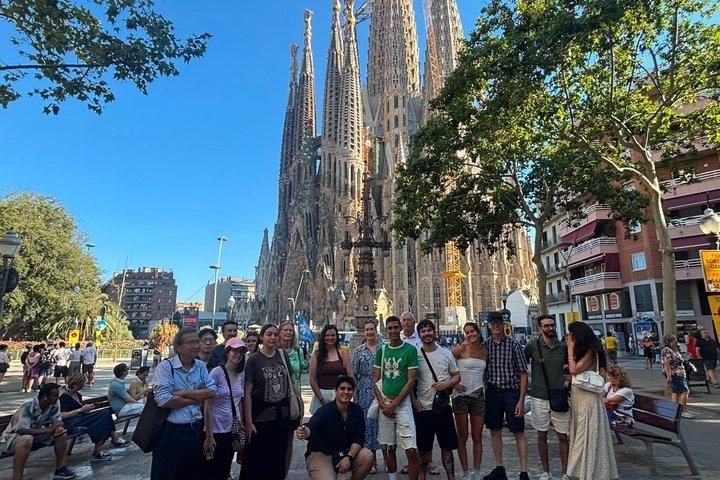 Excursão Sagrada Família com Guia Especialista Local