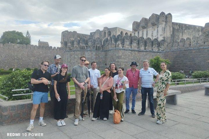 Hyderabad: Privat guidet tur til Golconda Fort, Royal Necropolis