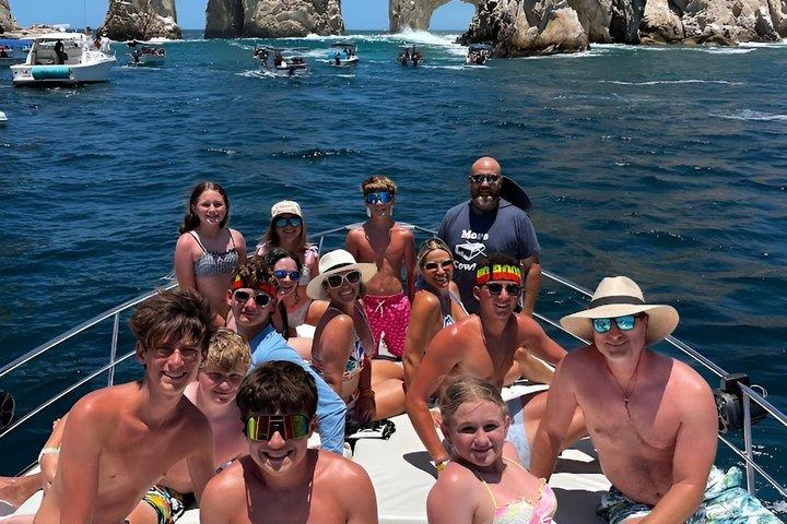 Private Cabo Yacht Tour - Bogenkreuzfahrt, Schnorcheln, Essen & Open Bar