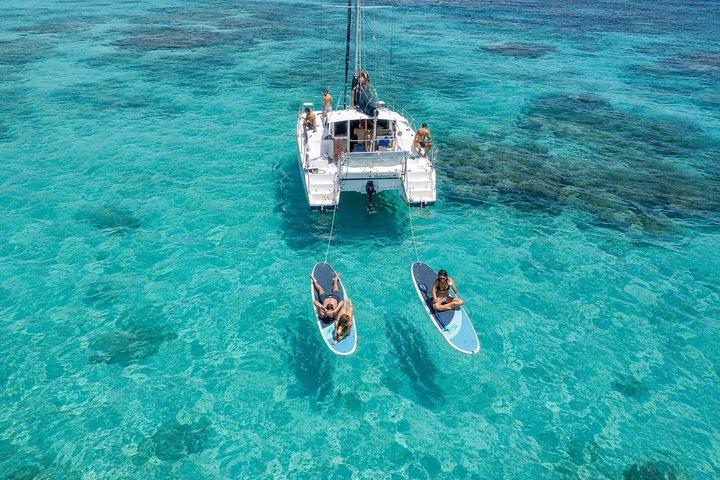 Catamarán privado Cancun Bay 4hr Barra libre y snorkel