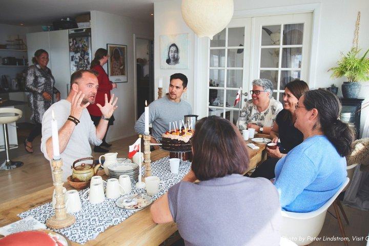 Kaffemik med lokalbefolkningen och Colonial Village Walking Tour