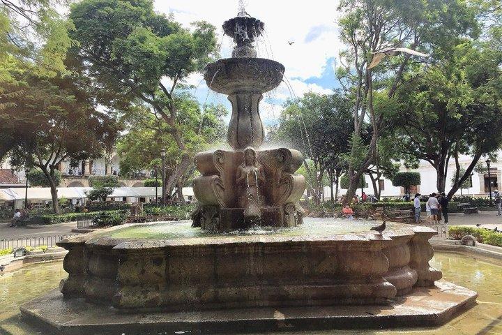 Visita guiada a pie en audio por el centro histórico de Antigua Guatemala