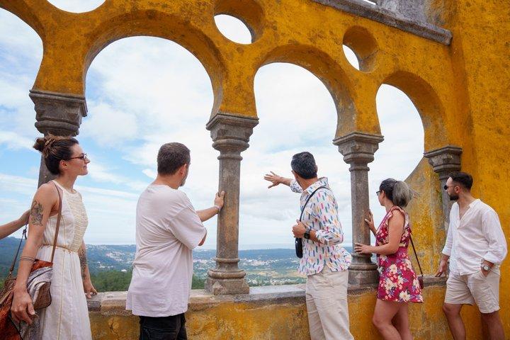 Tour de medio día a Sintra y al Palacio de Pena desde Lisboa con grupos pequeños