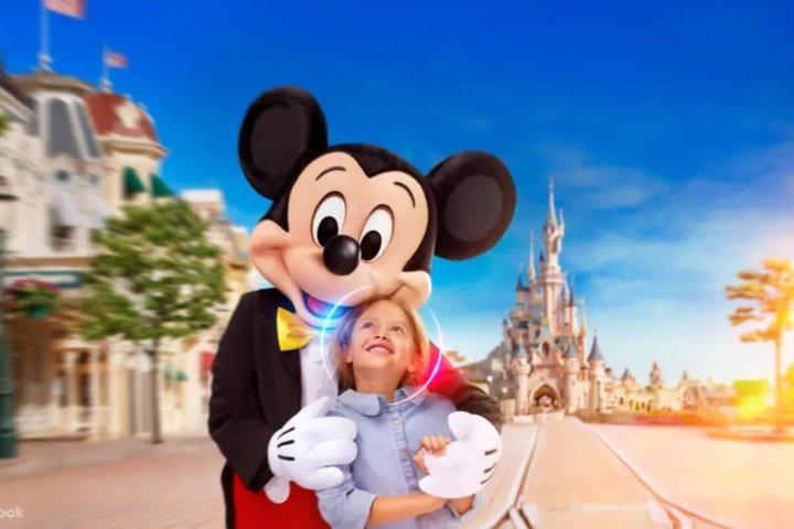 Disneyland Paris temapark biljett med tur och retur tågtransfer
