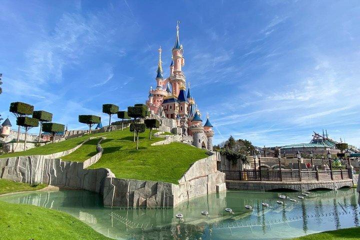 Disneyland Paris temapark biljett med tur och retur tågtransfer