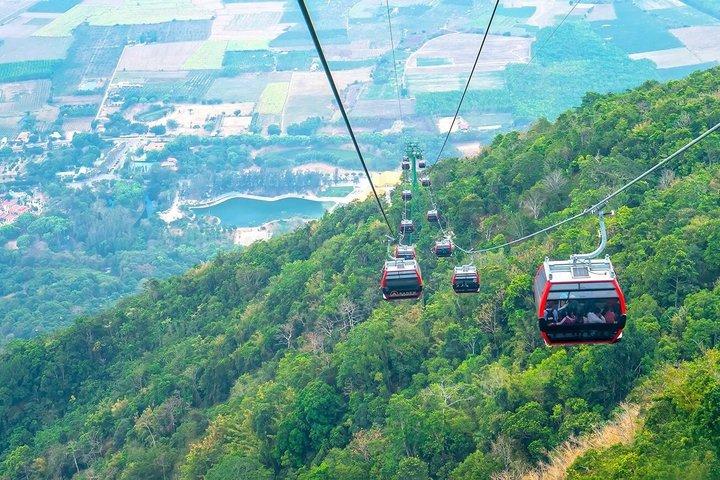 Tay Ninh Ganztagestour : Black Virgin Mountain & Cao Dai Heilige Messe