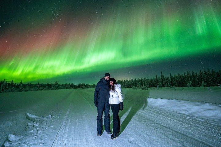 Rovaniemi chasse aux aurores boréales avec un photographe professionnel