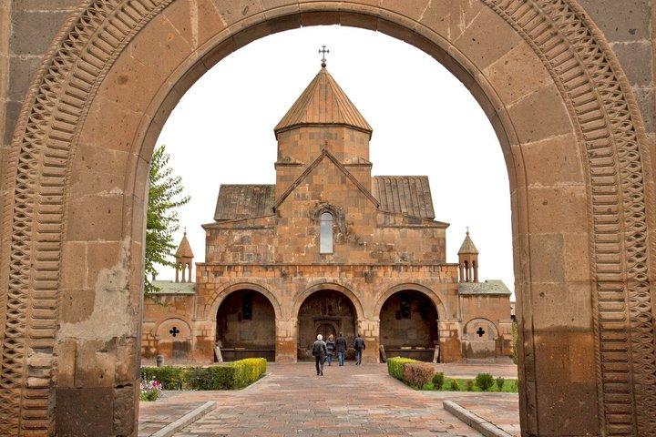Private halbtägige Echmiadzin Kathedrale, Hripsime & Zvartnots Tempel aus Yerevan